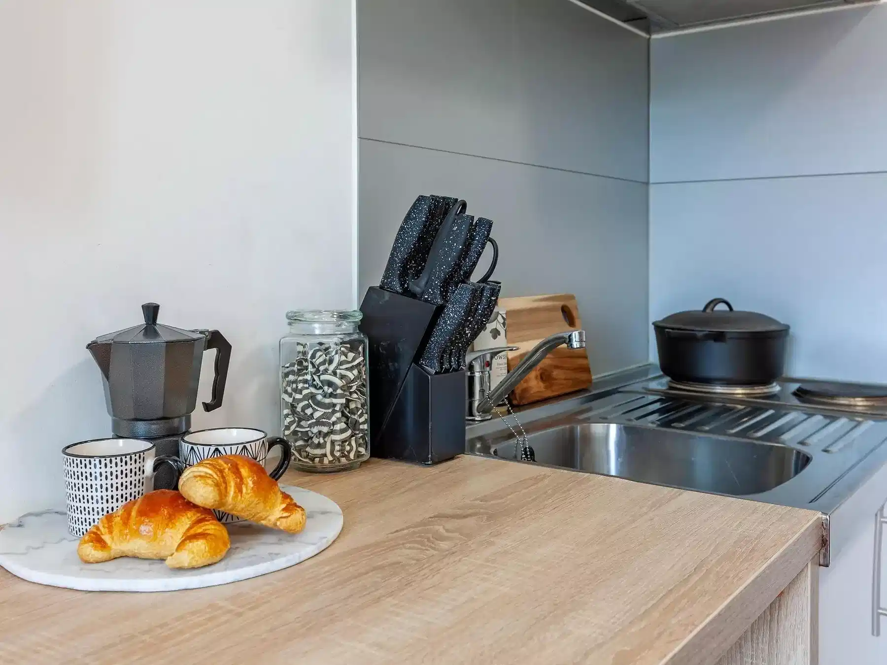 Classic Studio - Kitchen