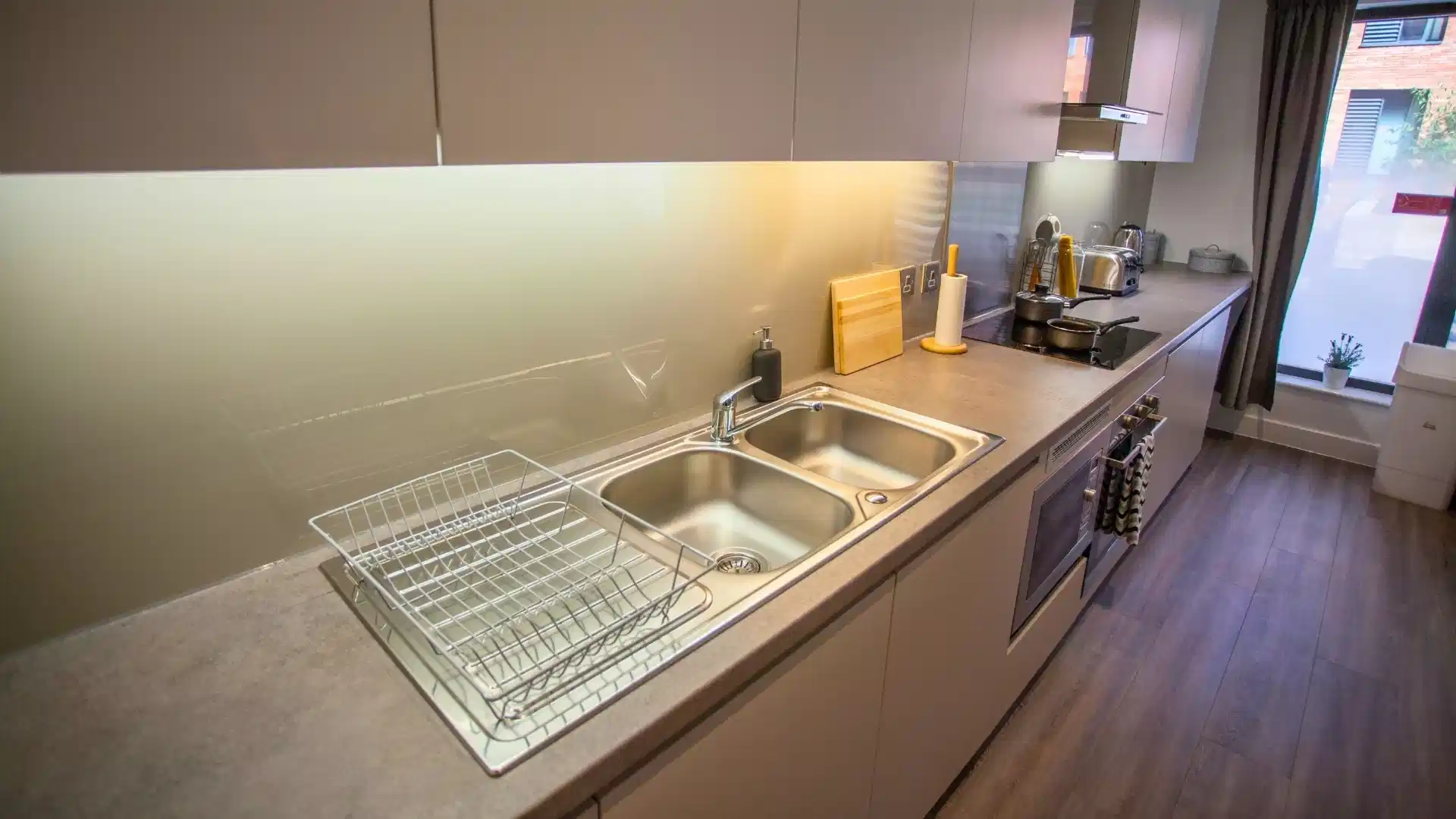 Gold En-suite - Kitchen