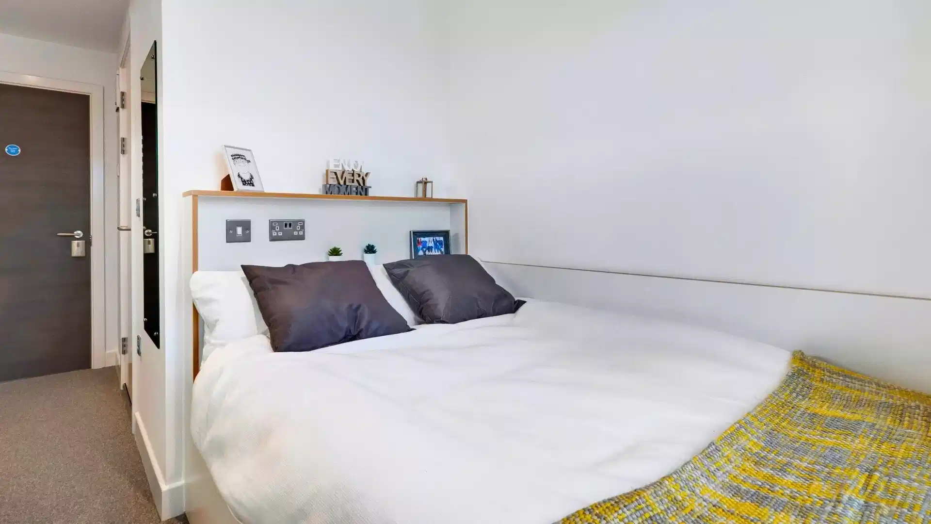 Bronze En-Suite - Bedroom