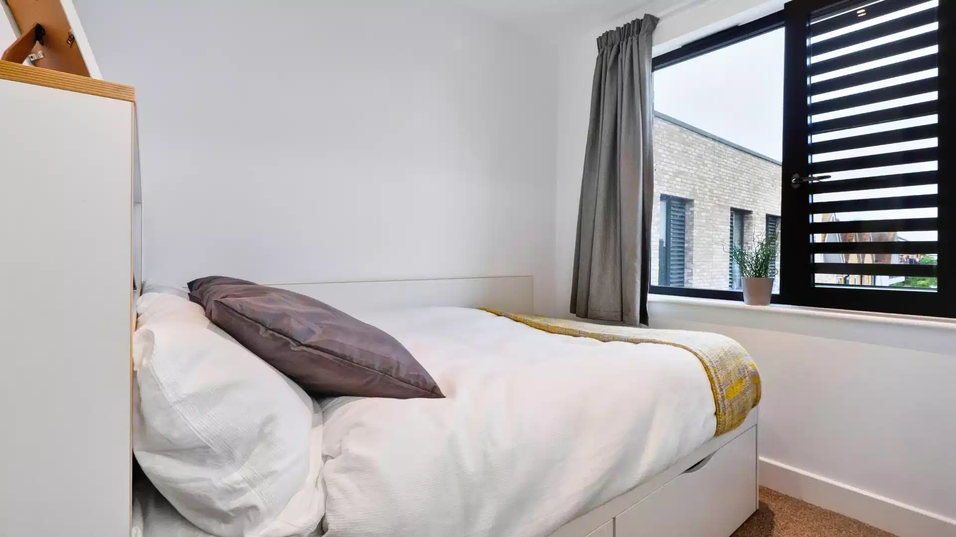 Bronze En-Suite - Bedroom