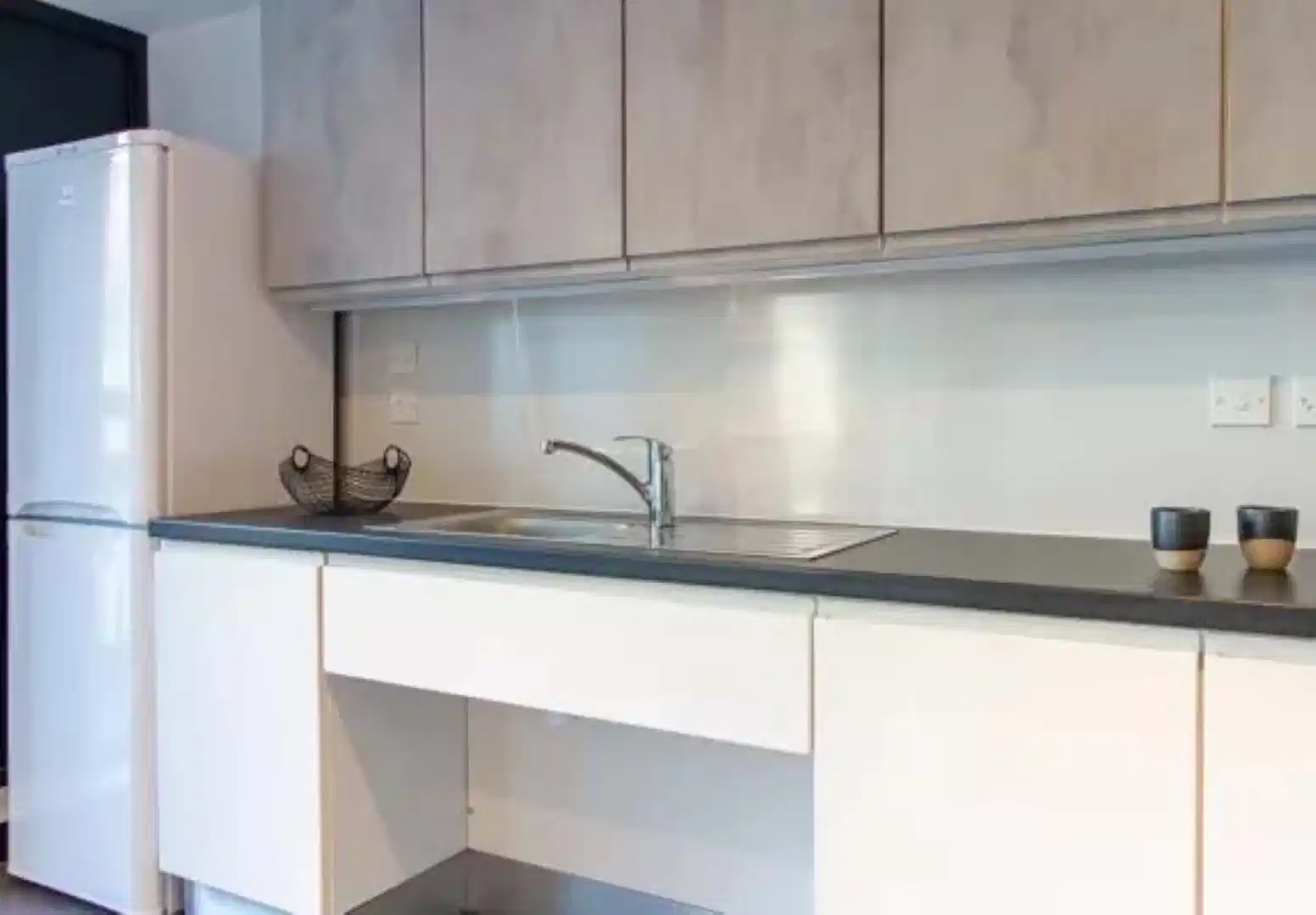 The Park Hill 2-Bed Apartment - Kitchen