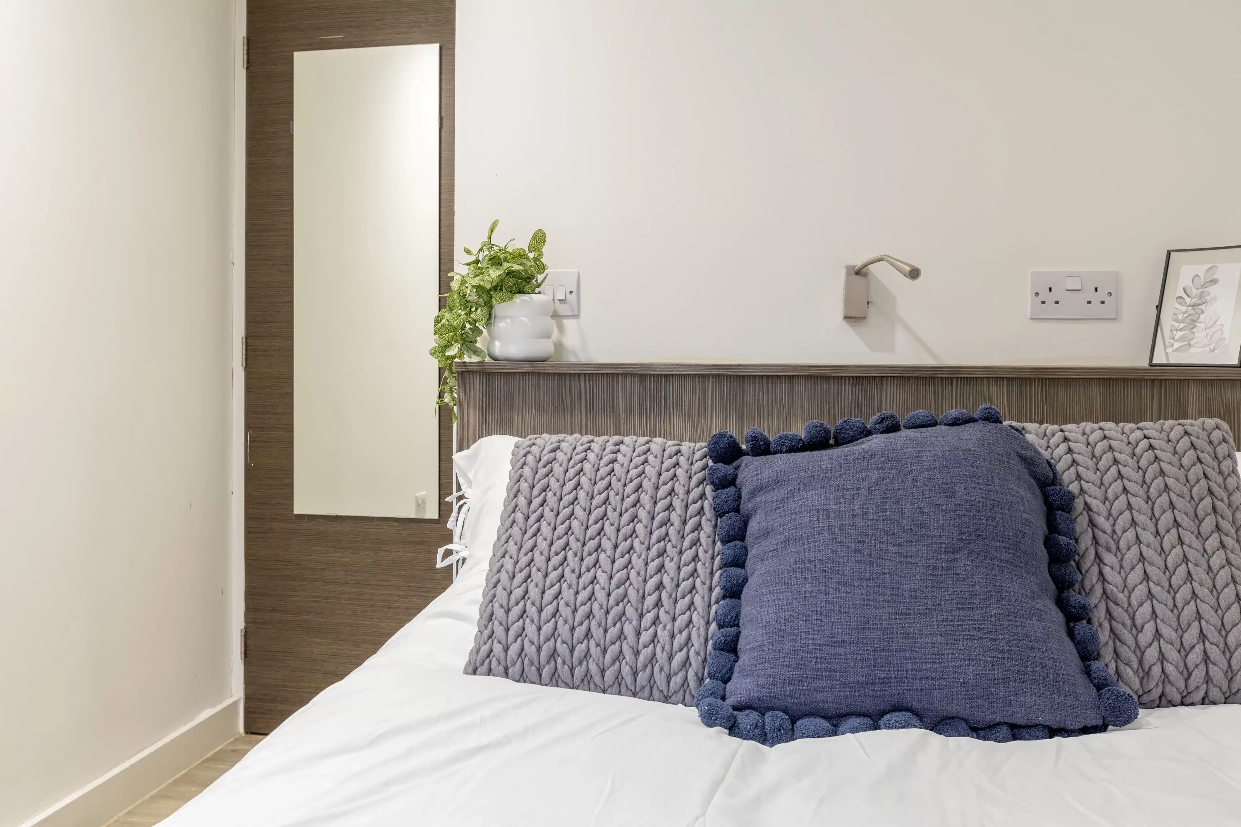 Premium 2 Bed Apartment - Bedroom