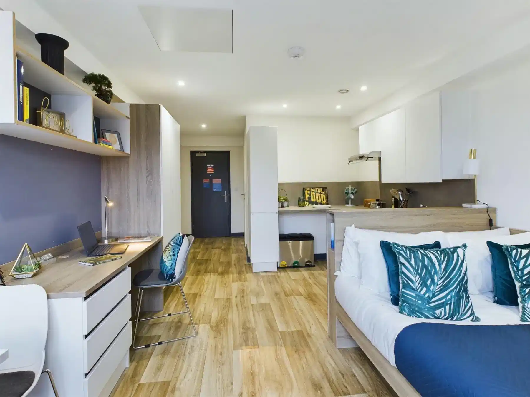 Gold Studio - Bedroom