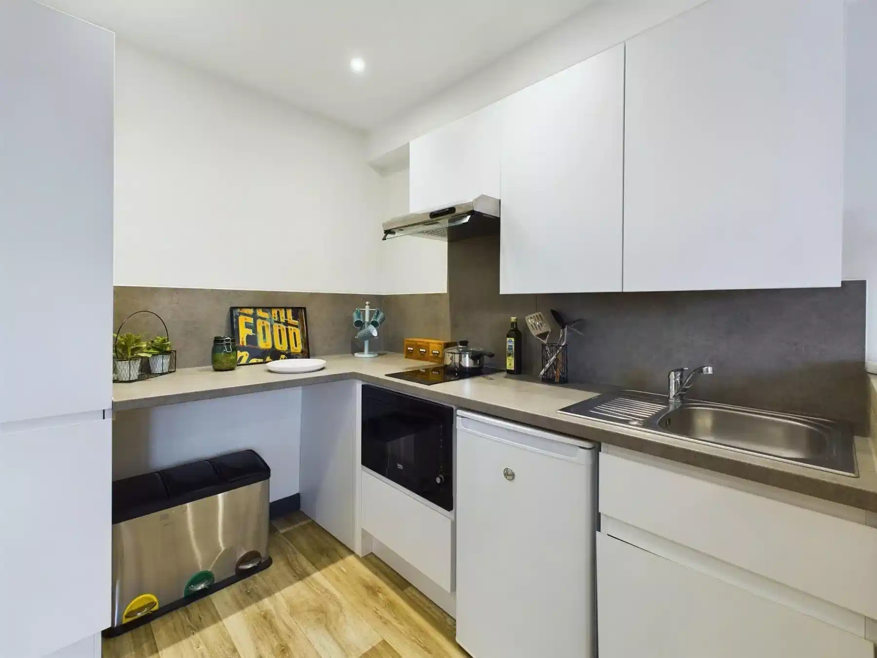 Gold Studio - Kitchen