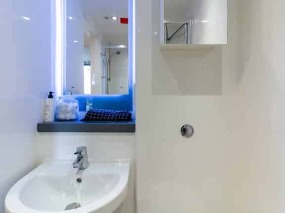 Classic Ensuite - Bathroom