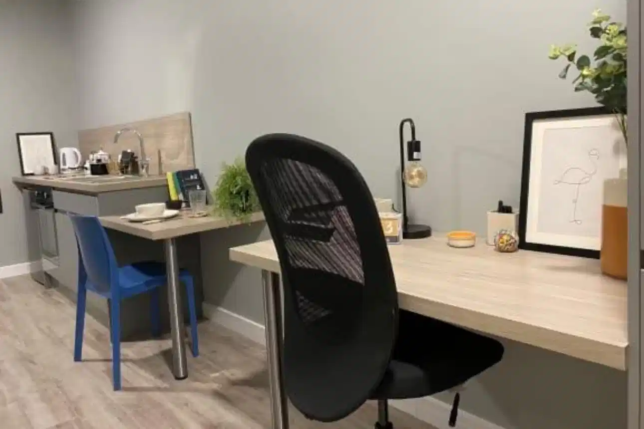 Large Studio - Amenities