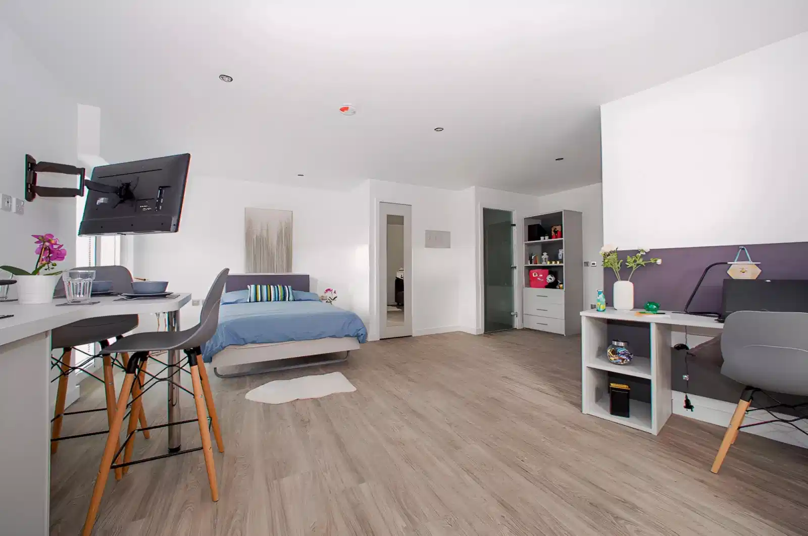 Platinum Studio - Bedroom