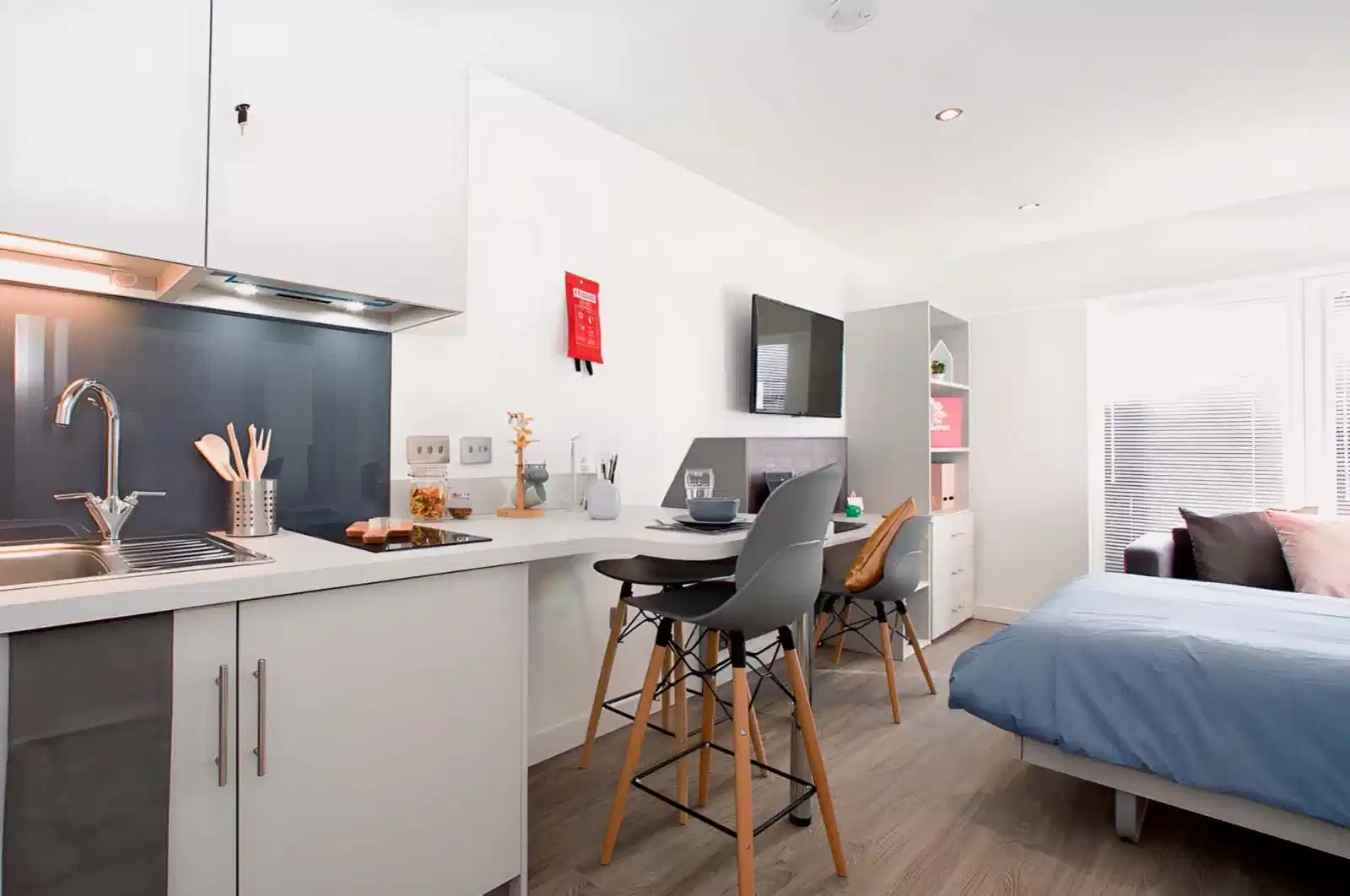 Bronze Studio - Bedroom