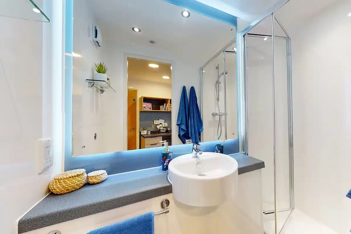 Silver Studio  - Bathroom