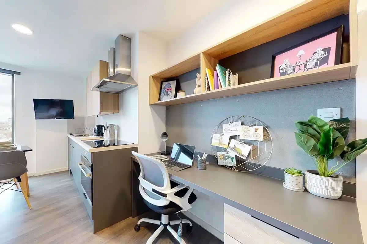 Silver Studio  - Kitchen