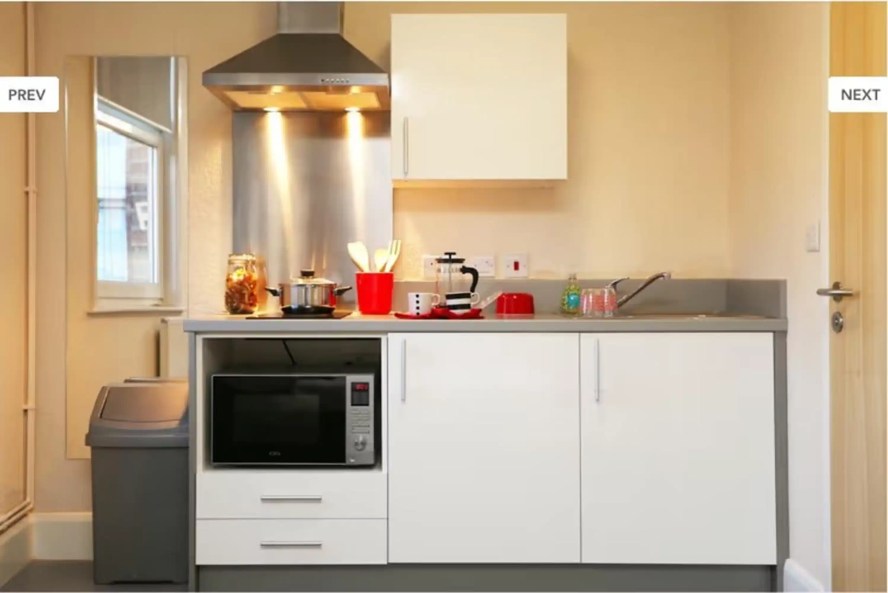 Classic Studio - Kitchen