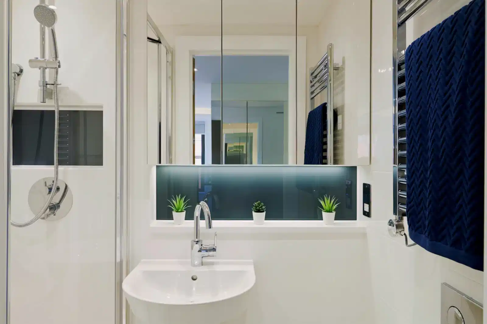 Wade Twin Studio - Bathroom