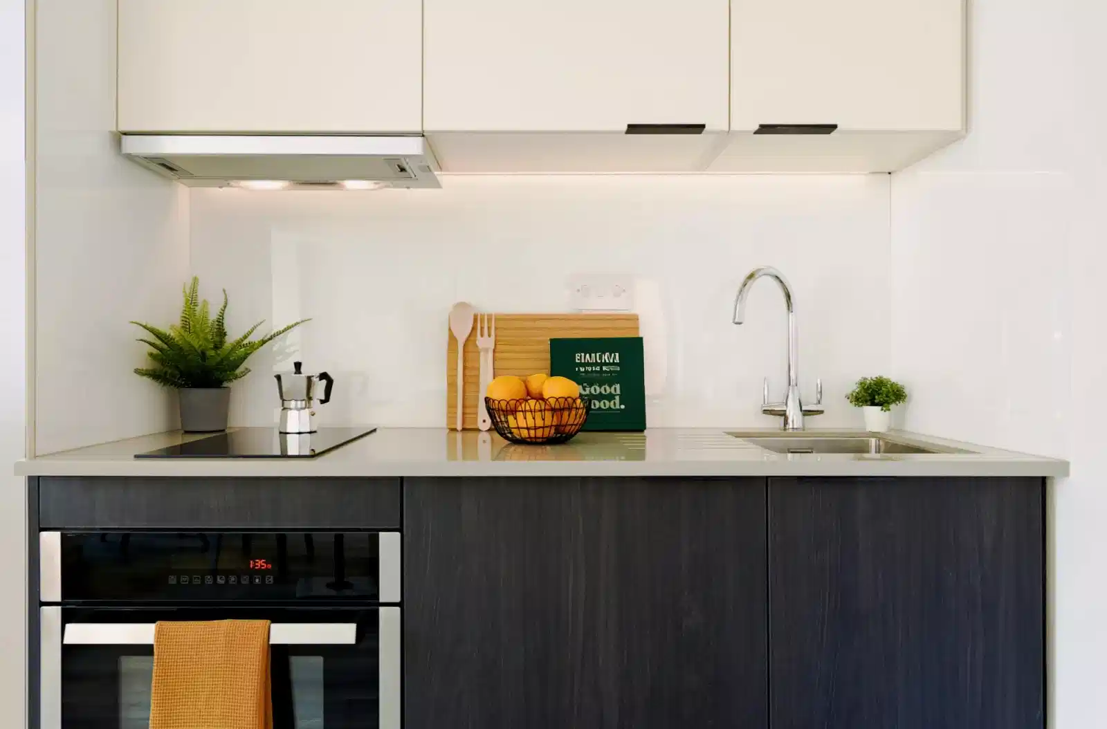 Wade Twin Studio - Kitchen