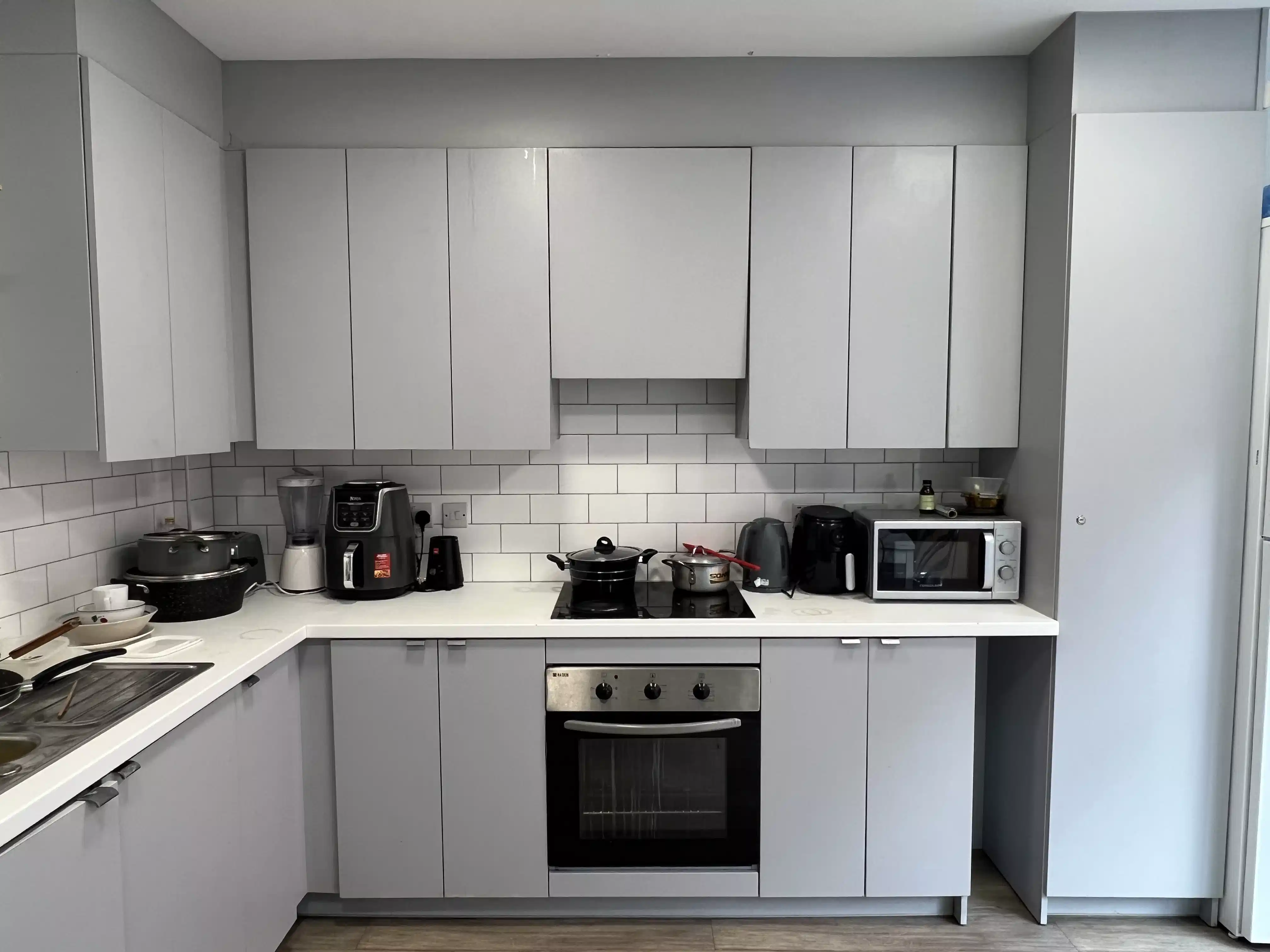 Superior Plus 5 Bed - Kitchen