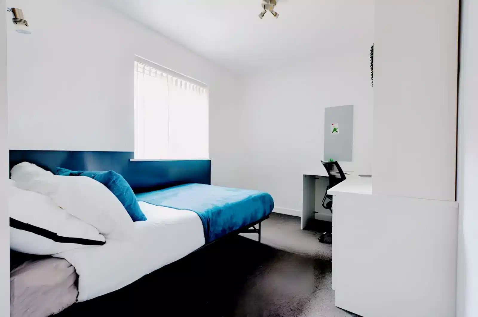 Five Bed Bronze - Bedroom