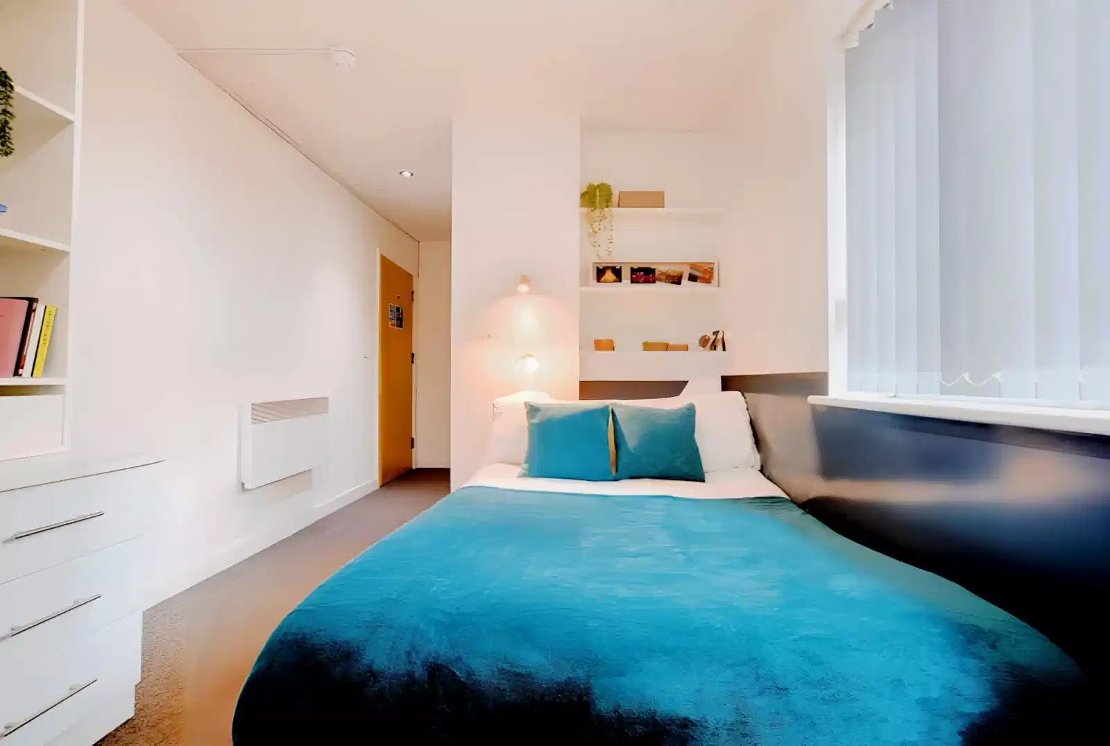 Five Bed Bronze - Bedroom