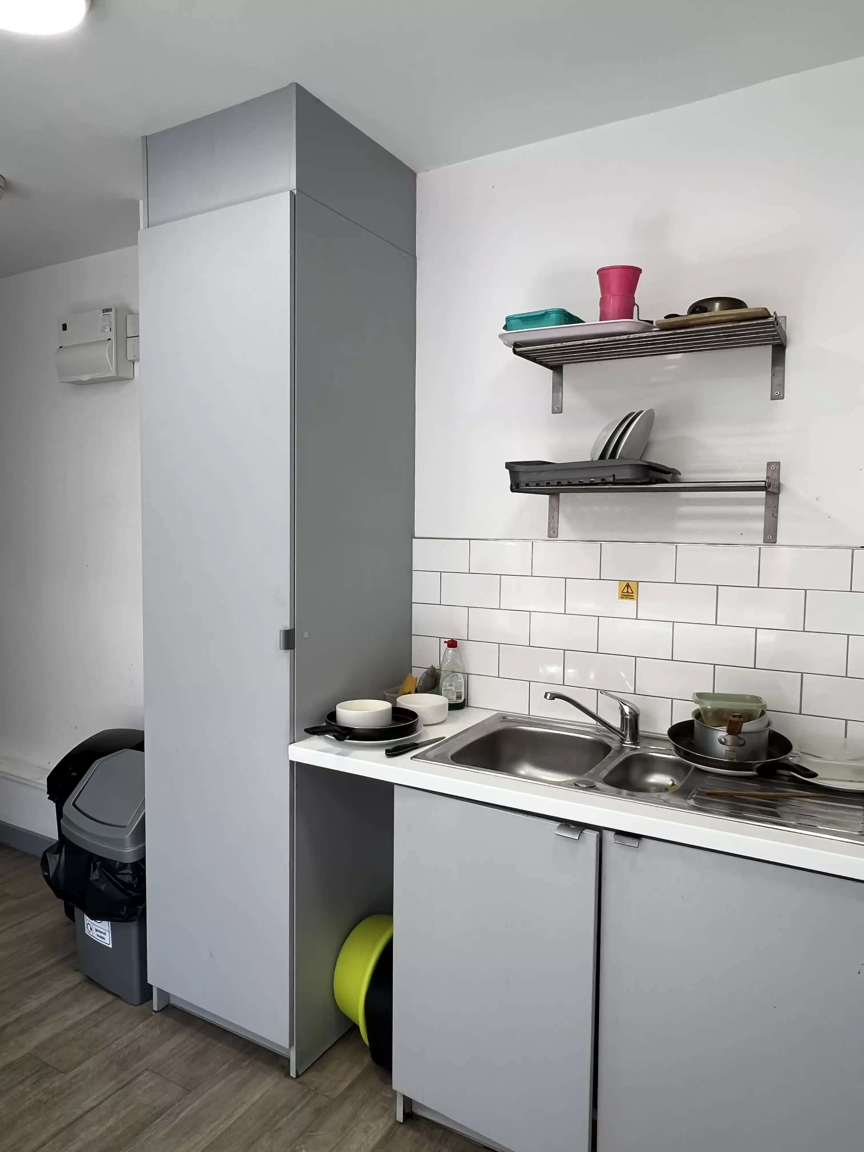 Superior Plus 5 Bed - Kitchen