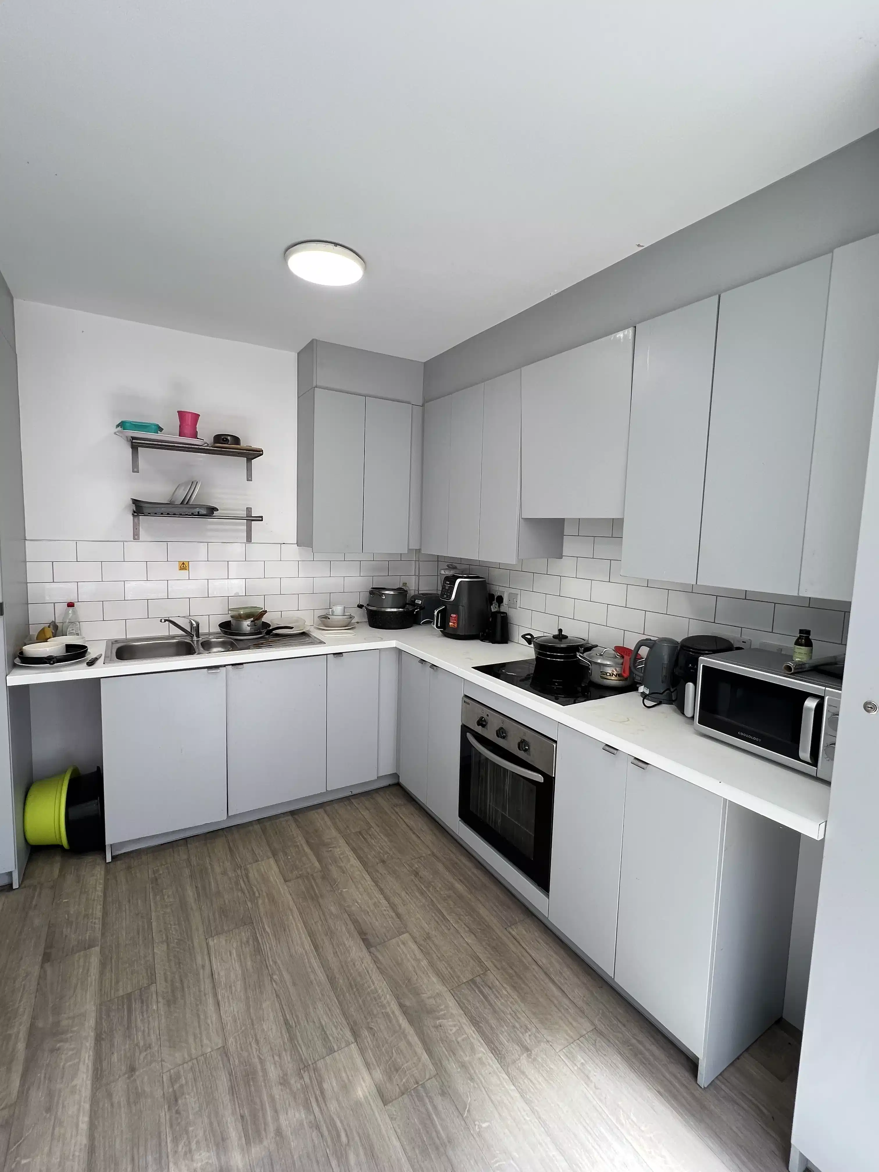 Superior Plus 5 Bed - Kitchen