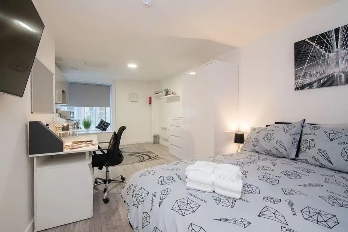 Deluxe Studio  - Bedroom