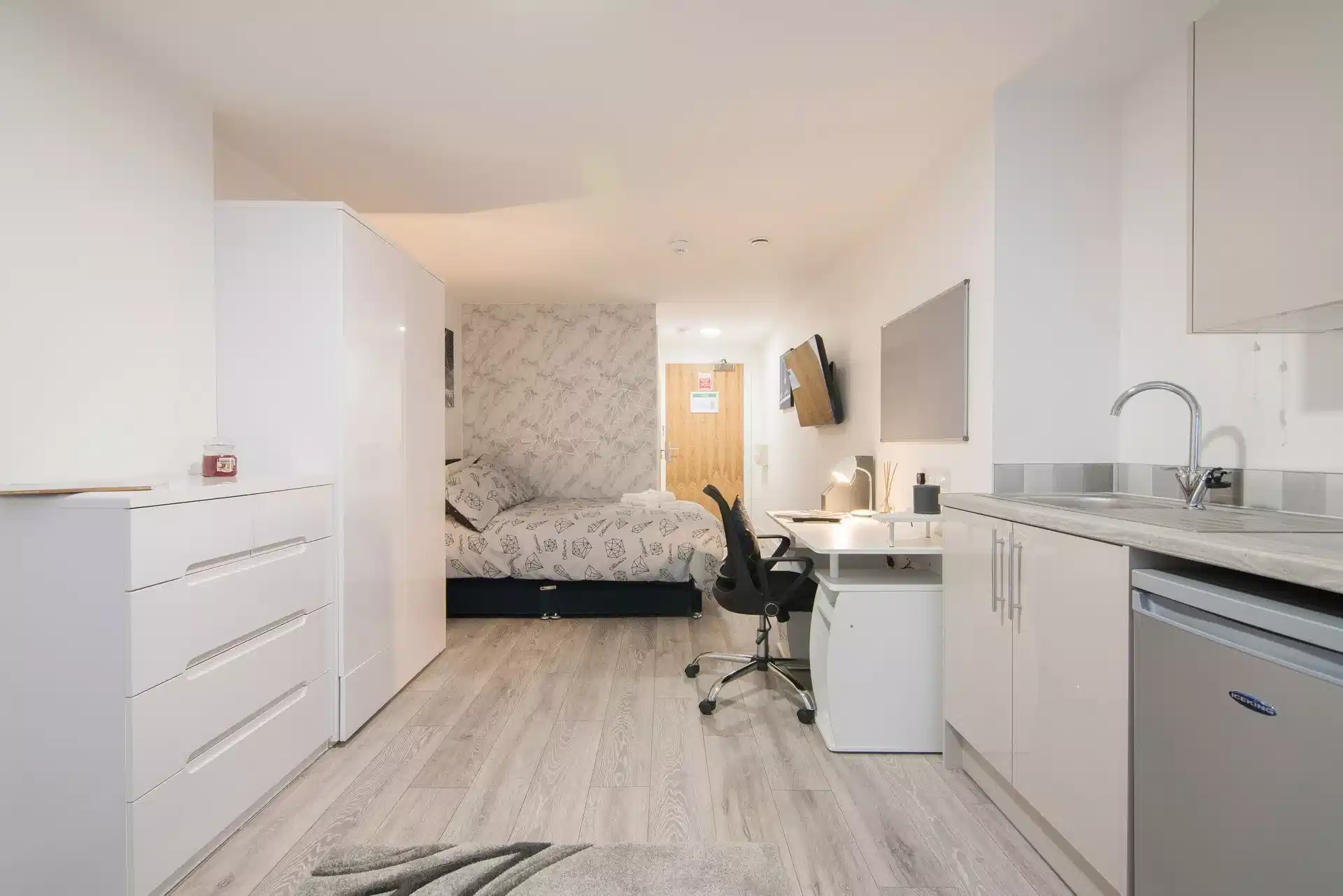 Deluxe Studio  - Kitchen