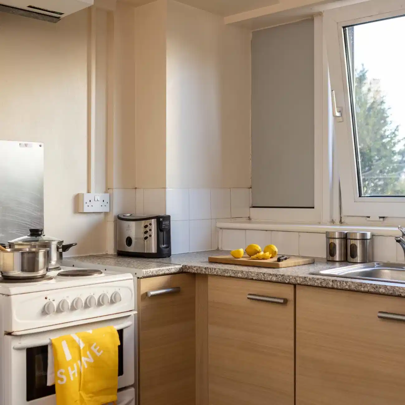 Bronze Room - Kitchen