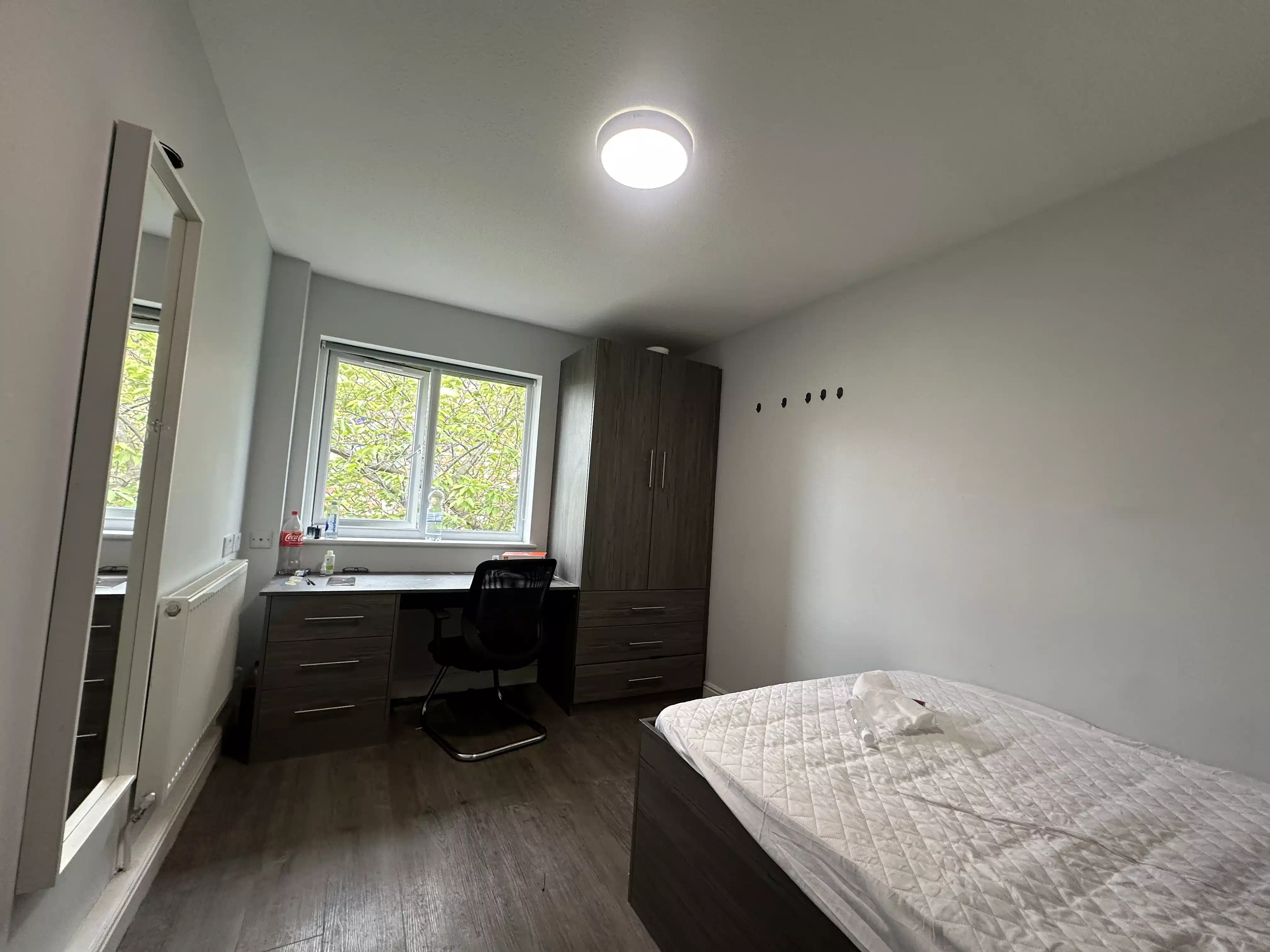Five Bed Flat - Bedroom