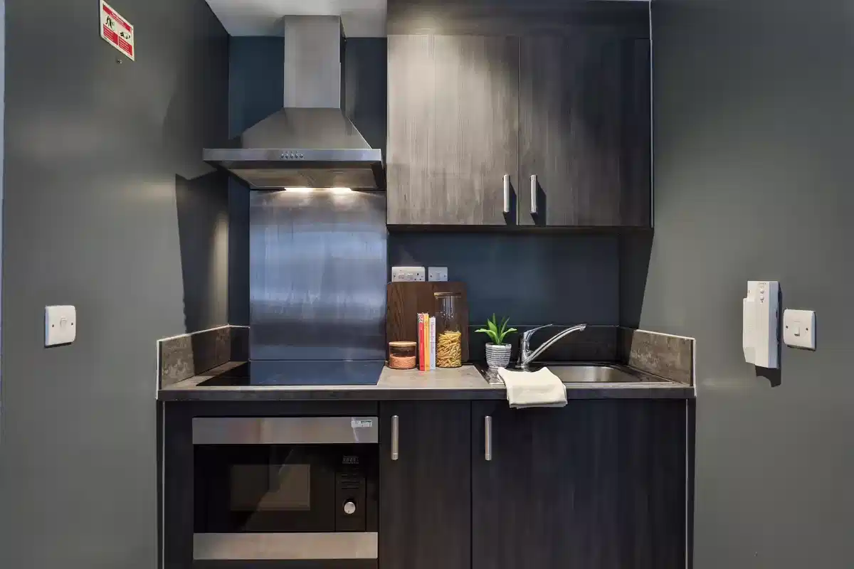 Classic 2 Bed Apartment - Kitchen