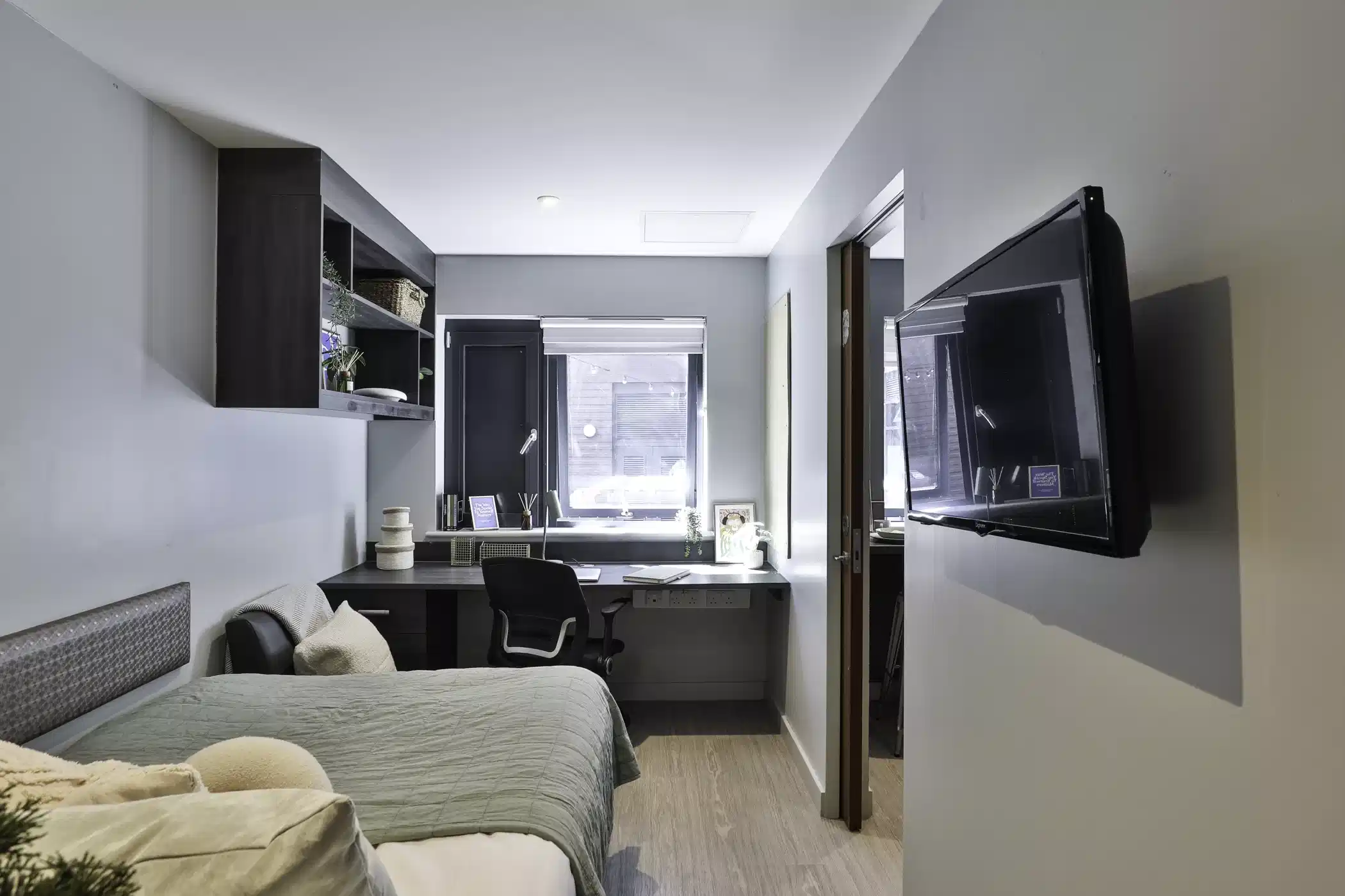 Classic 2 Bed Apartment - Bedroom