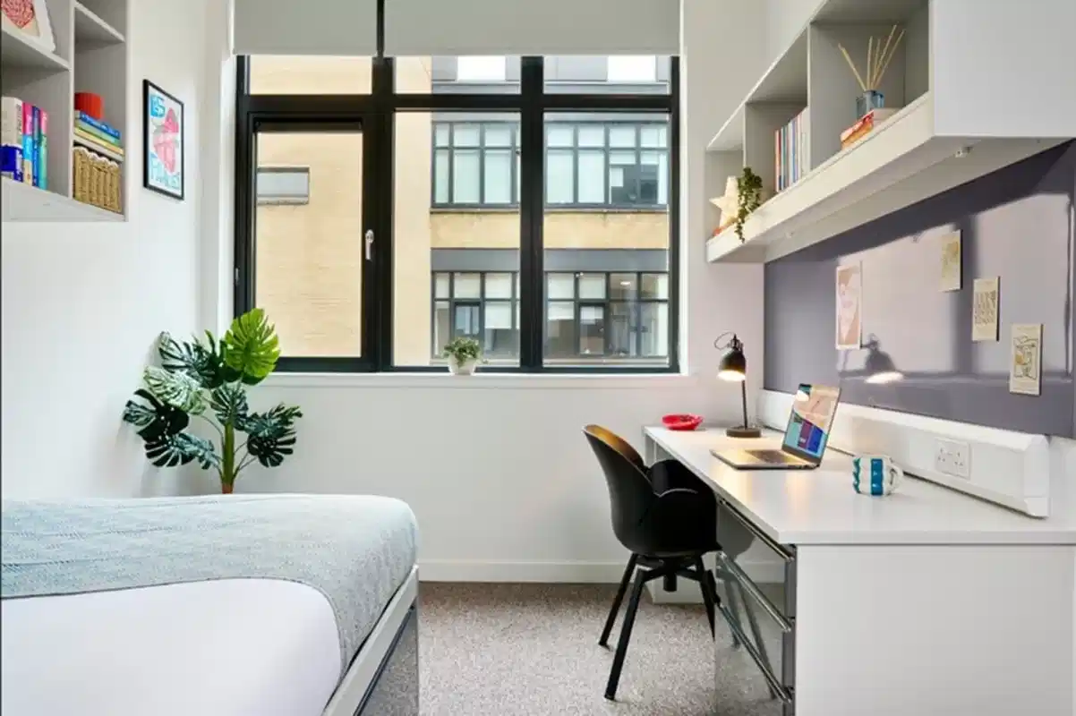 Gold Ensuite - Bedroom
