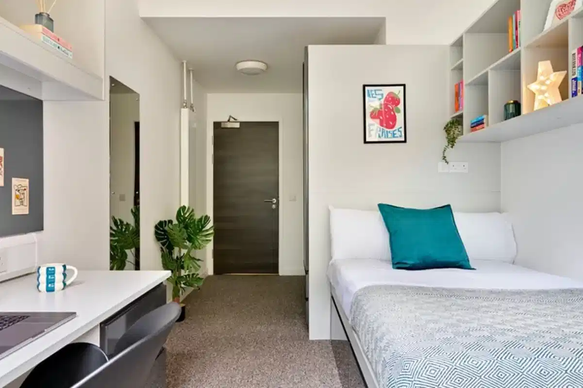 Silver Ensuite - Bedroom