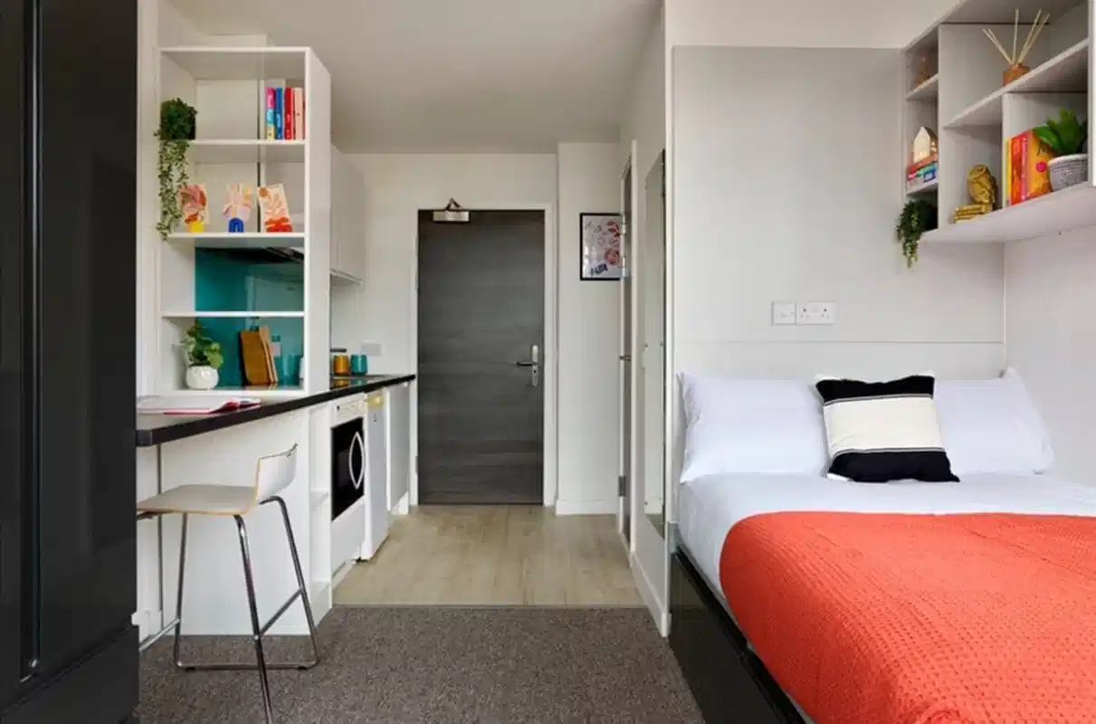 Gold Studio - Bedroom