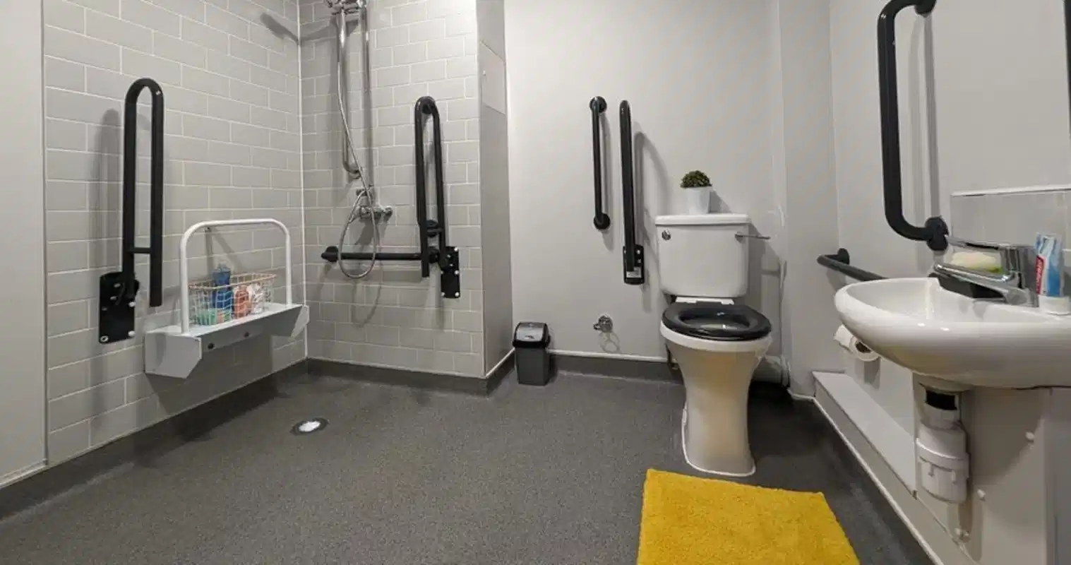Ensuite With Wet Room - Bathroom
