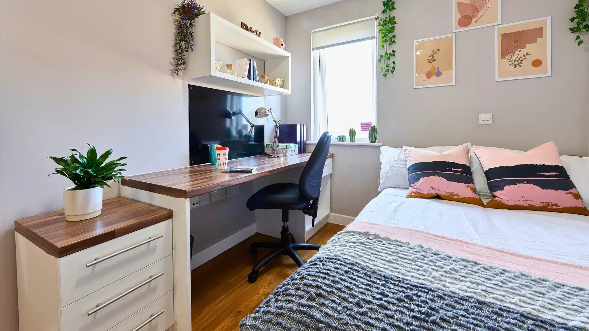 Classic En-suite in a 6-bed flat - Amenities