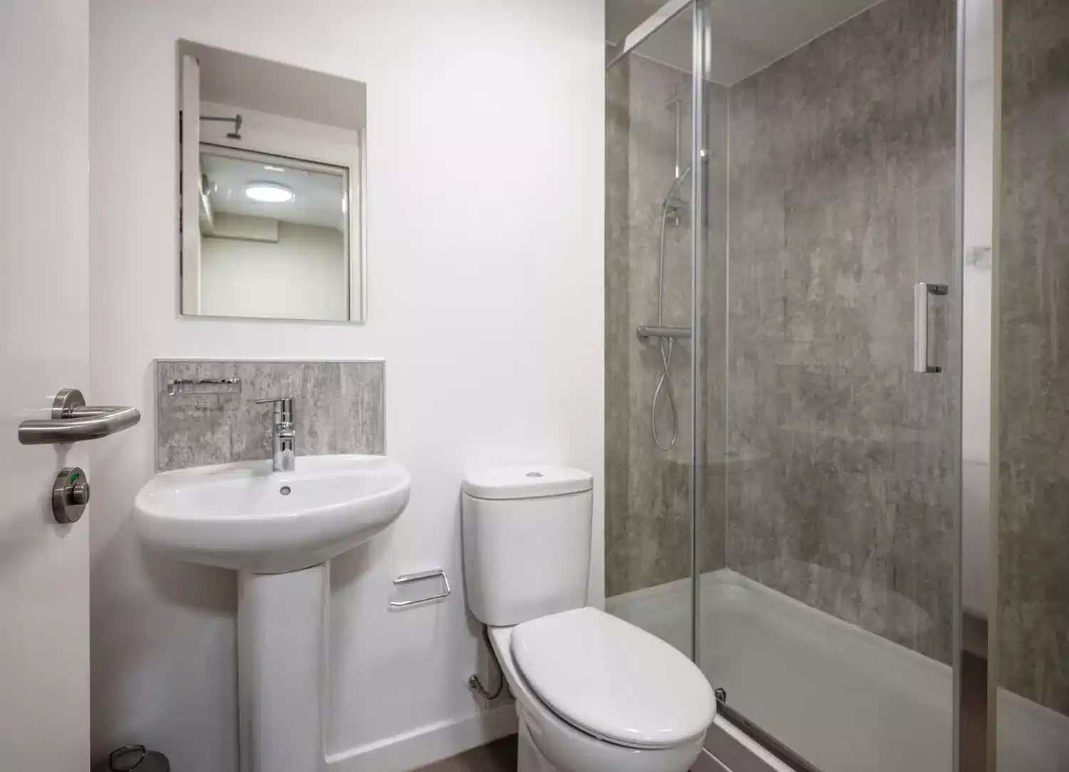 Standard Ensuite - Bathroom