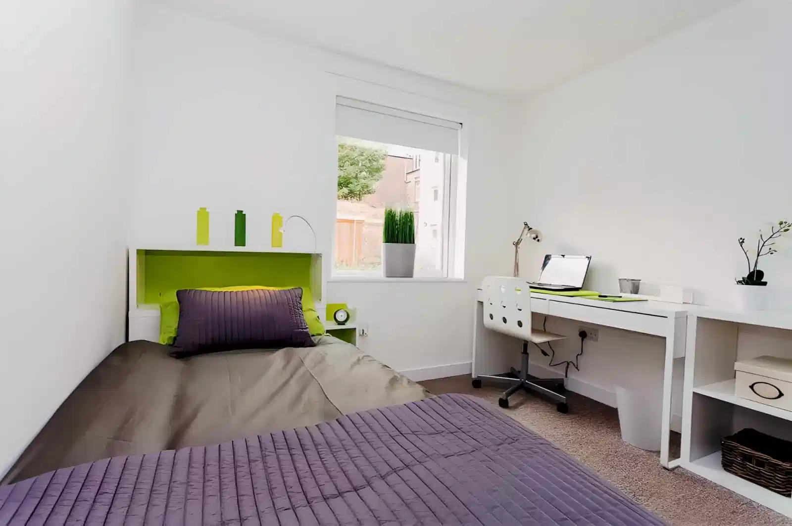 Premium Plus - Large 4 Bed Flats - Bedroom