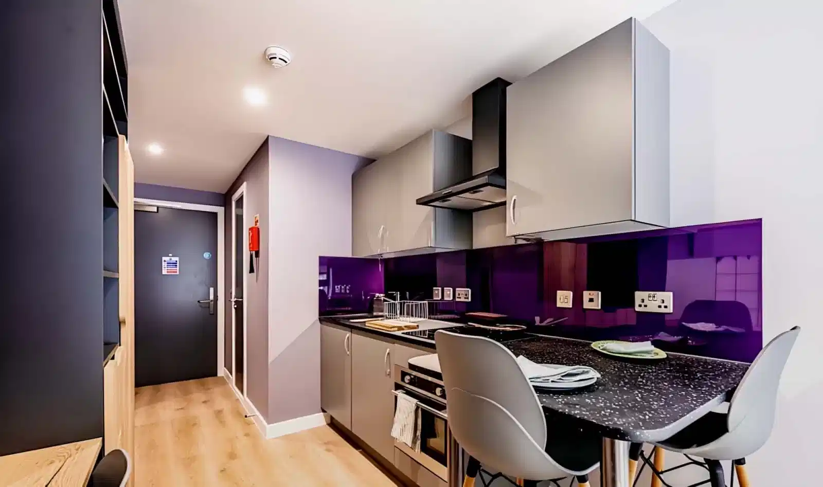 Classic Studio - Kitchen