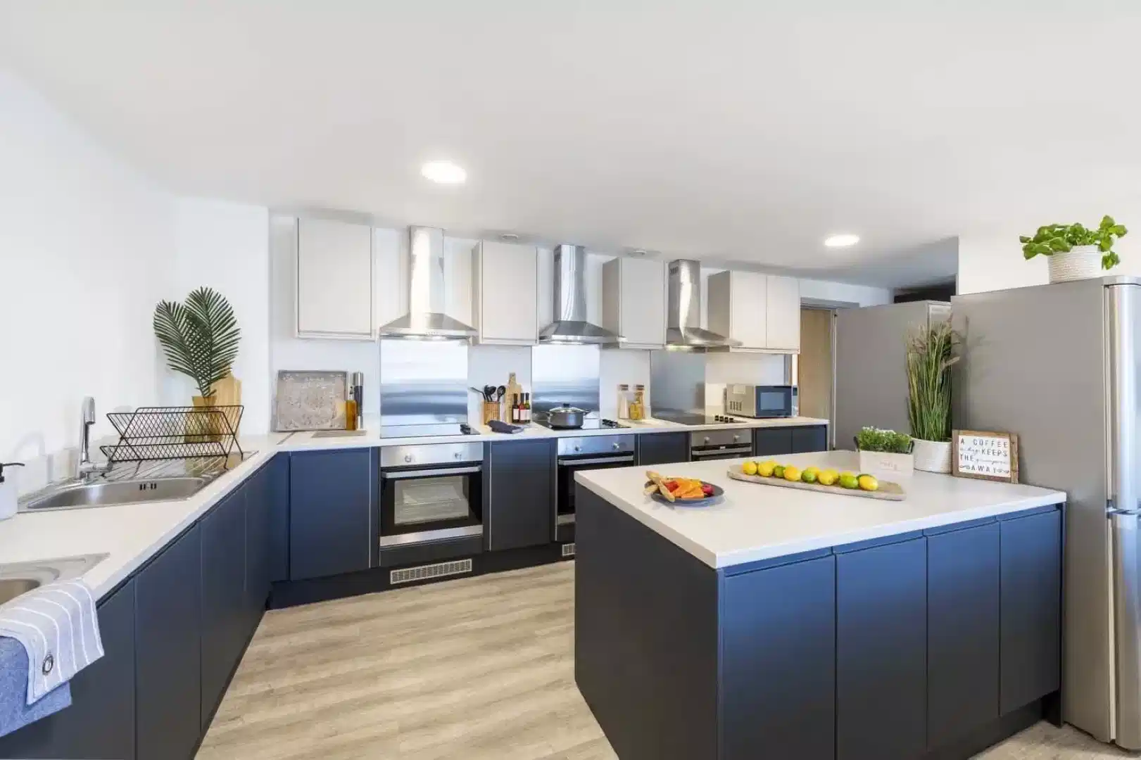  Gold Ensuite - Kitchen