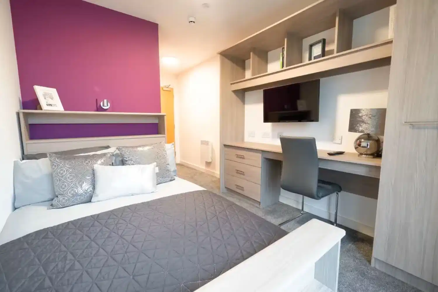 Gold Ensuite - Bedroom