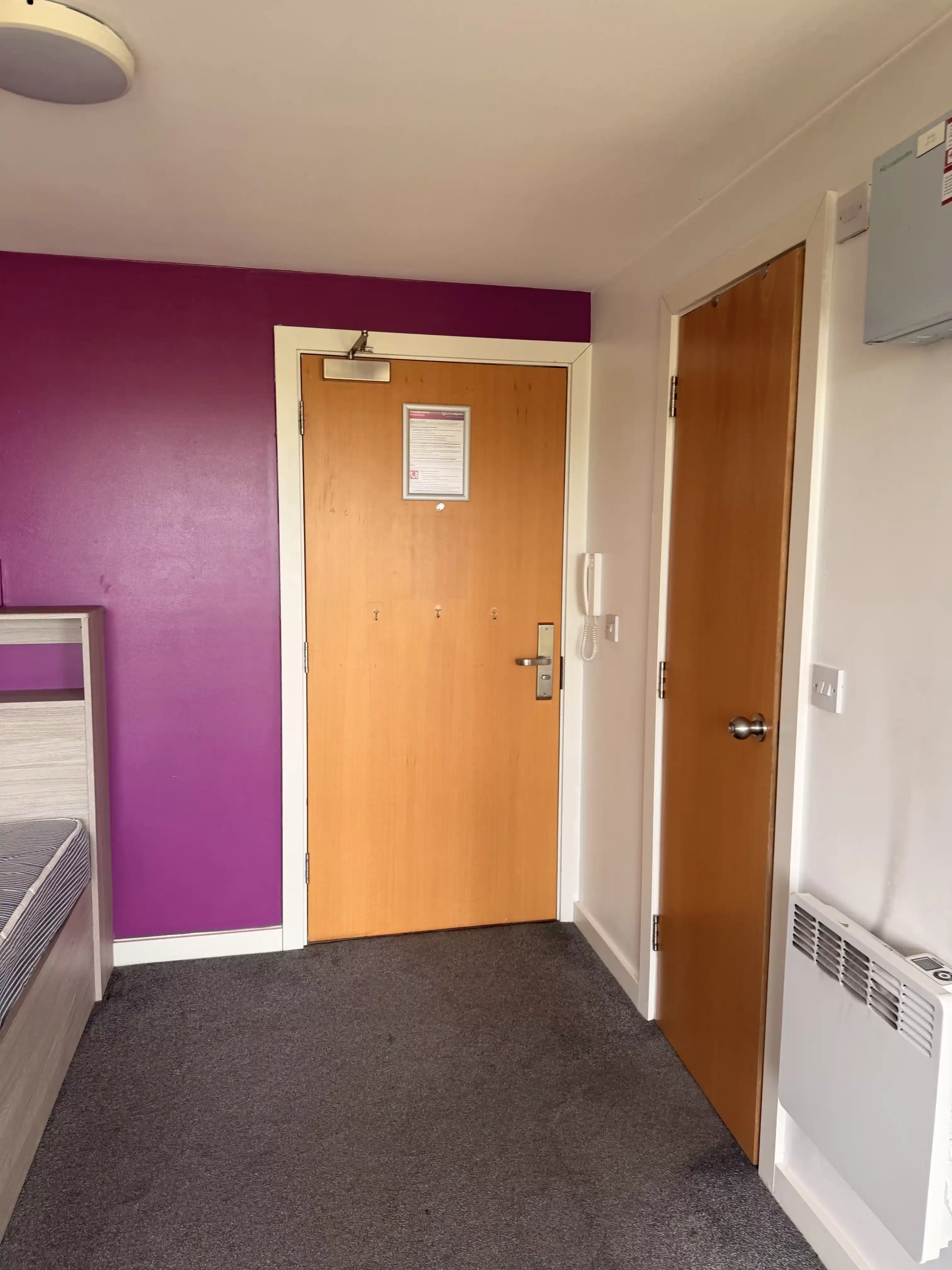 Gold Ensuite - Bedroom
