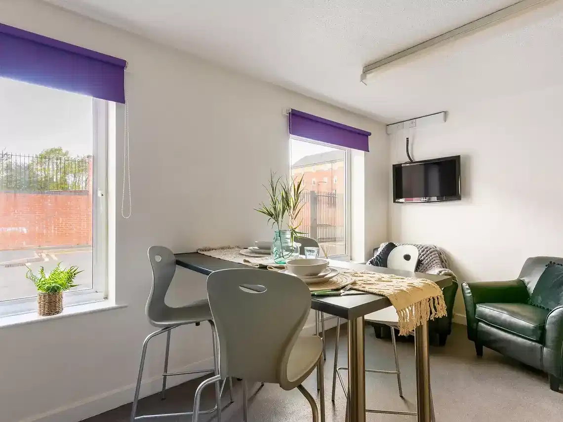 Standard Room - 4 Bed Shared House - Common Area