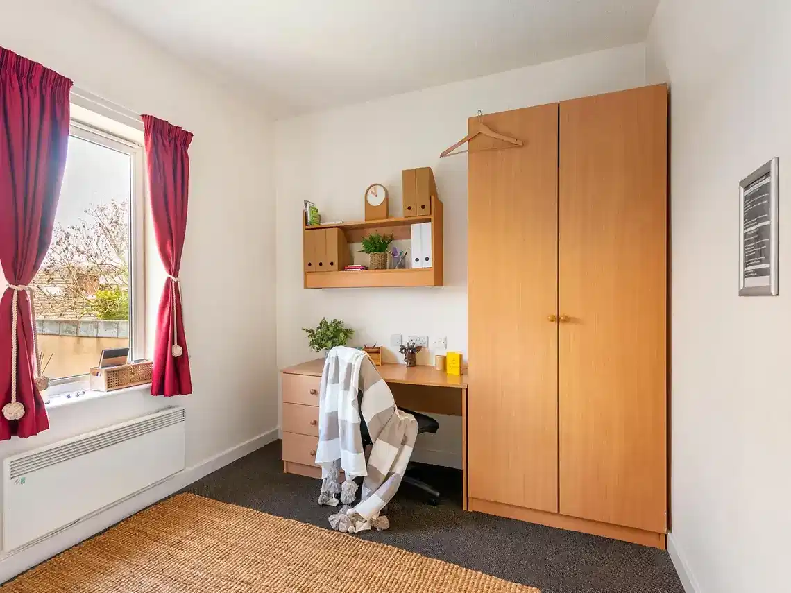 Standard Room - 4 Bed Shared House - Bedroom
