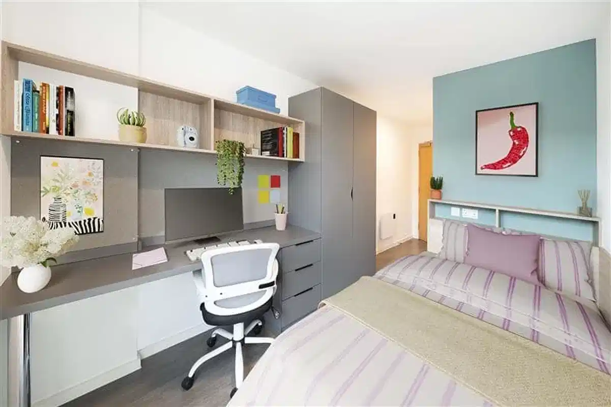 Silver Ensuite  - Bedroom