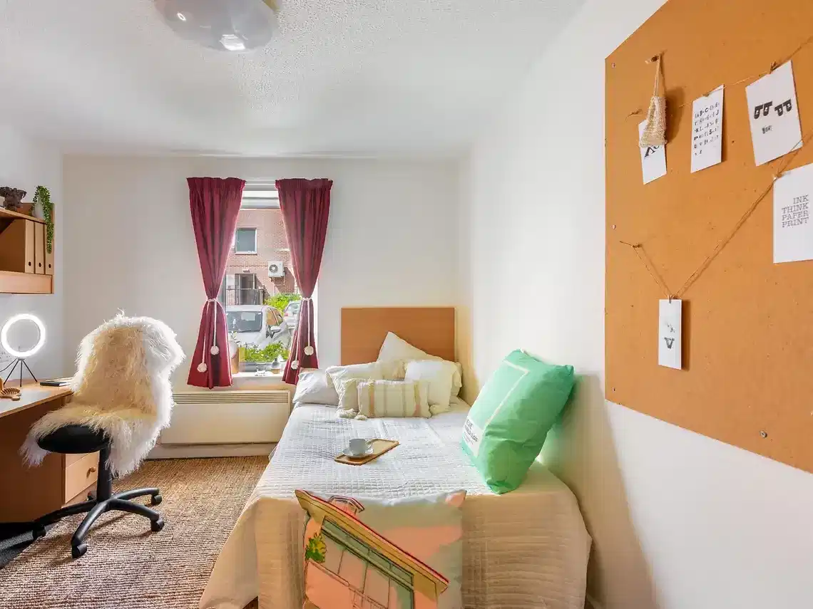 Standard Ensuite - Bedroom