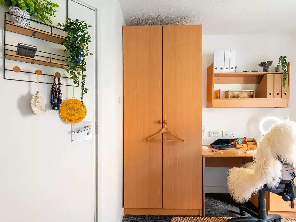 Standard Ensuite - Bedroom