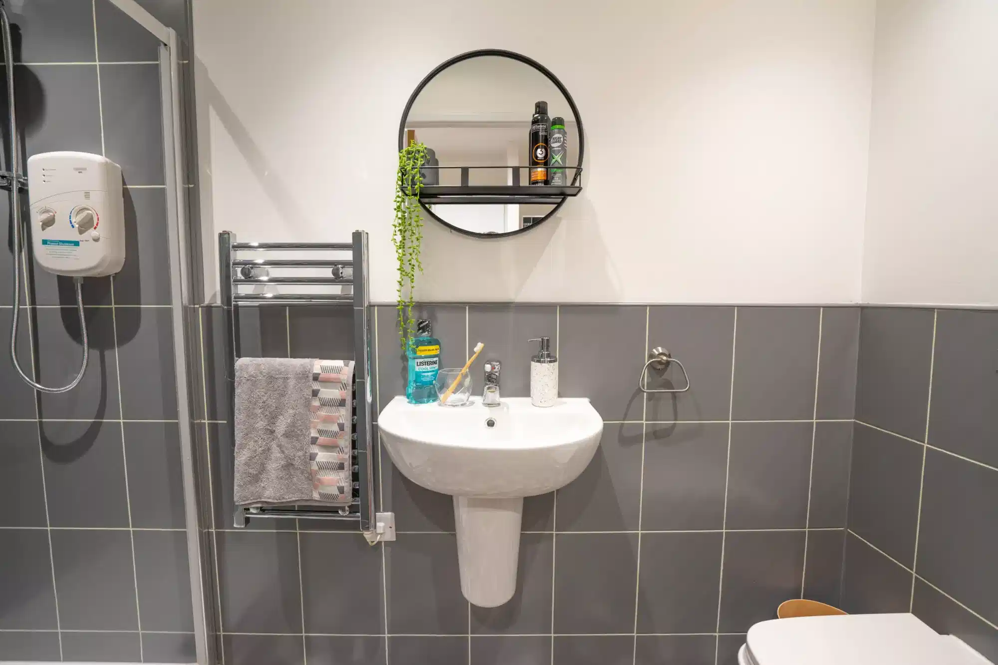Studio - Bathroom