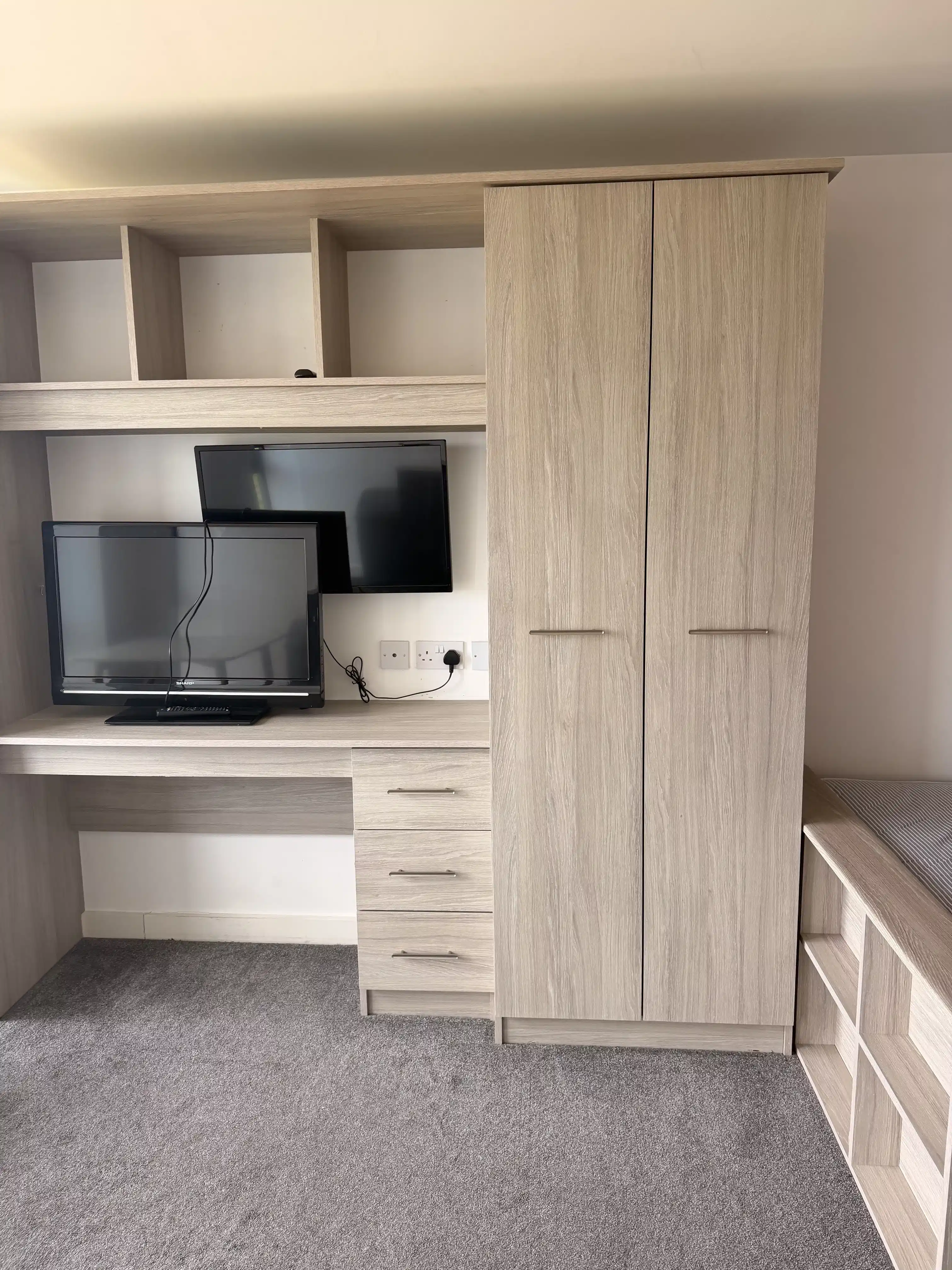 Gold Ensuite - Bedroom