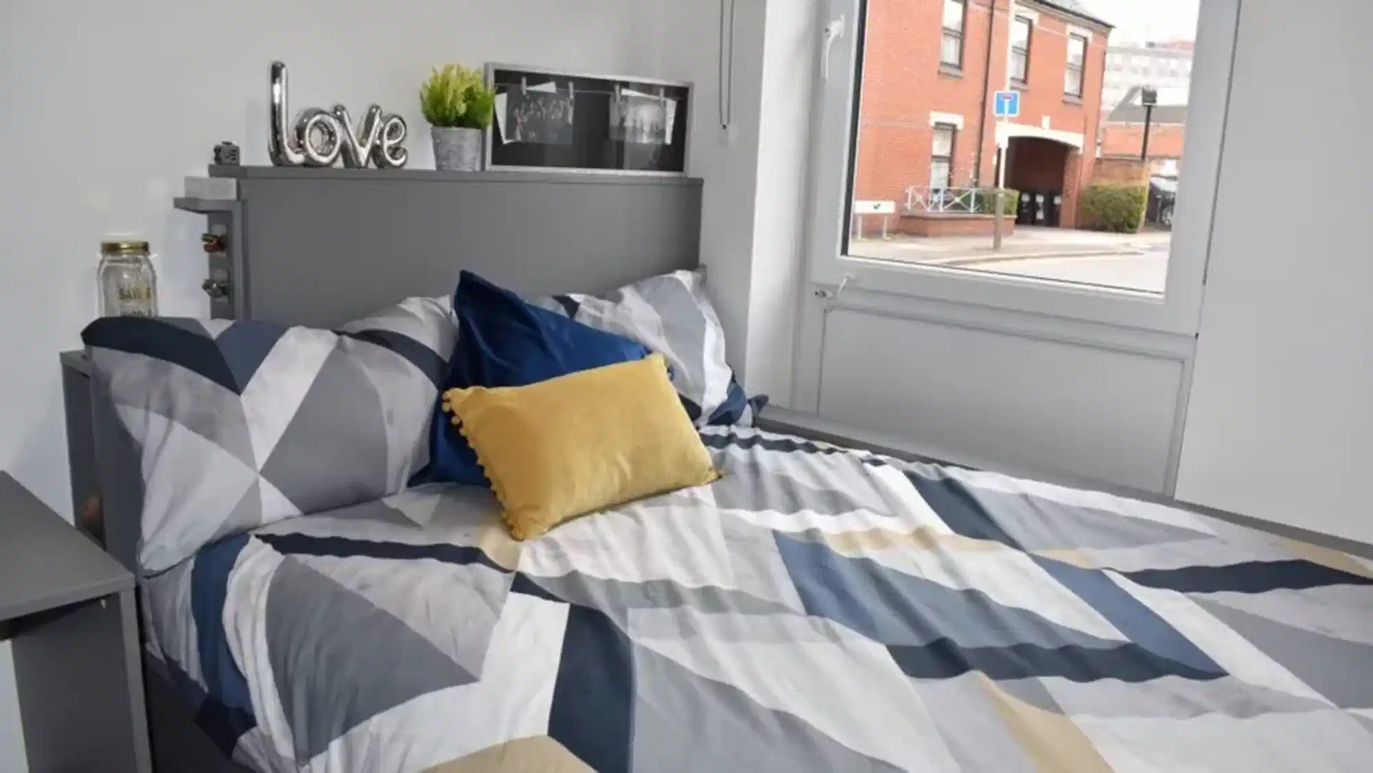 Five Bed Apartment (Shared) - Bedroom
