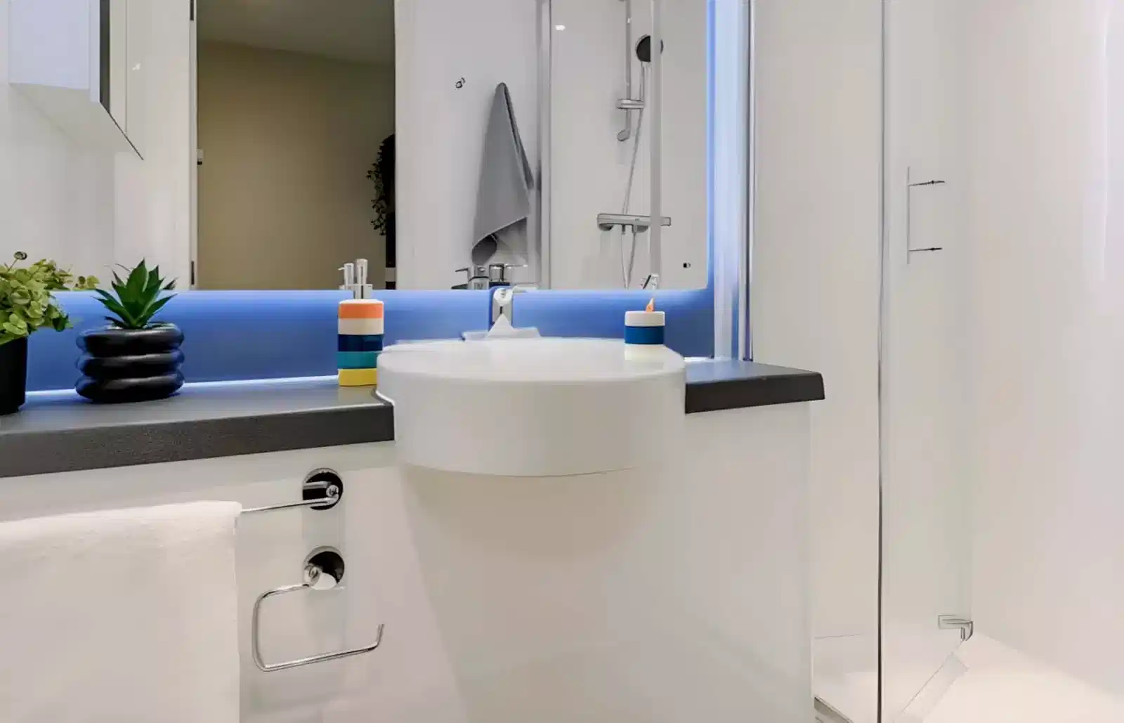 Studio Silver - Bathroom