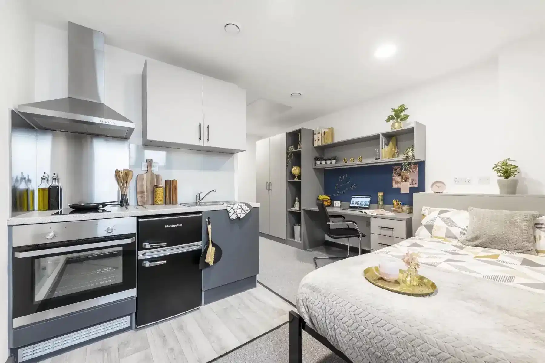 Ground Floor Silver Studio - Bedroom