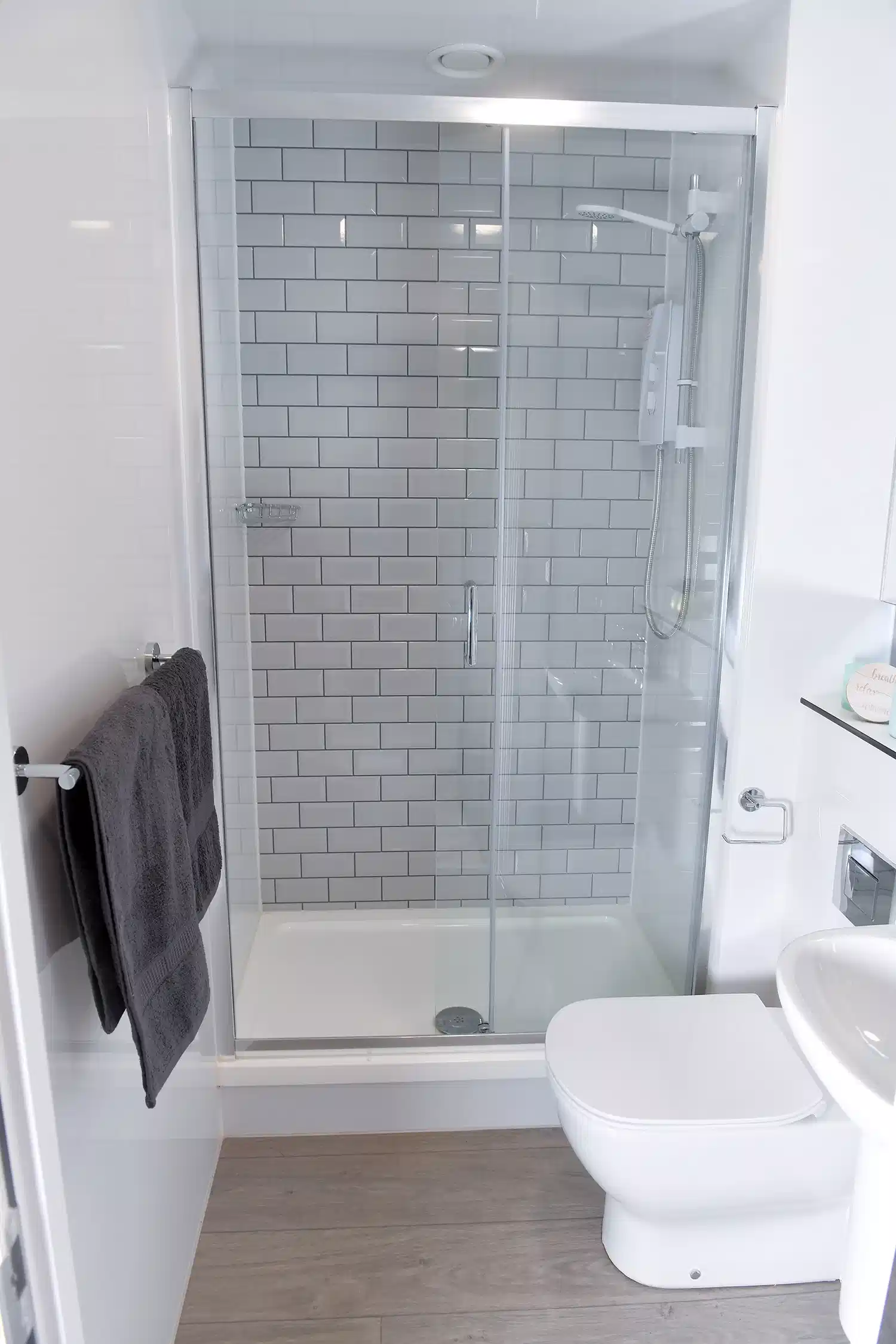 Deluxe - Bathroom